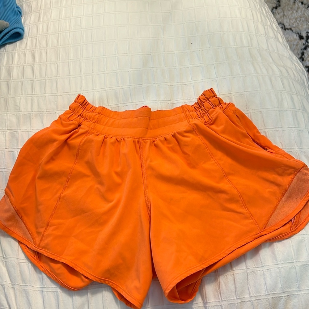 lululemon hotty hot shorts 4”